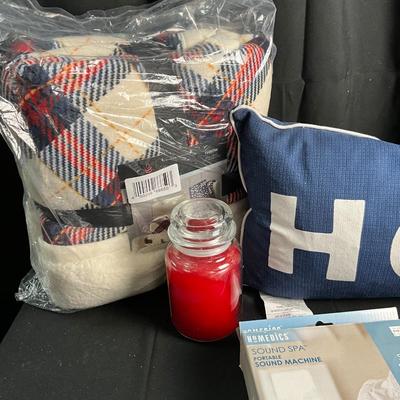 Lot T 493 NWT Catalonia Premium Poncho Blanket / Large HOPE Pillow / Homedics Sound Spa/ NWT Cuddl Duds Throw / Candle