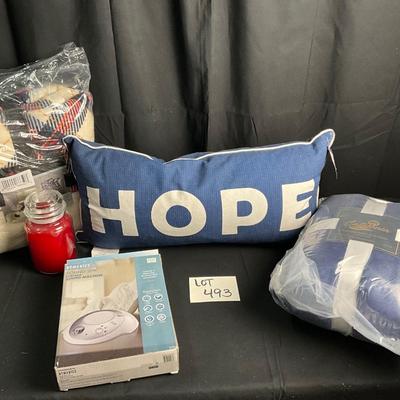 Lot T 493 NWT Catalonia Premium Poncho Blanket / Large HOPE Pillow / Homedics Sound Spa/ NWT Cuddl Duds Throw / Candle