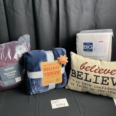 Lot T 494 NWT Berkshire Reversible Sherpa / NWT Plush Throw / BELIEVE Pillow / Jersey Queen Size Sheet Set