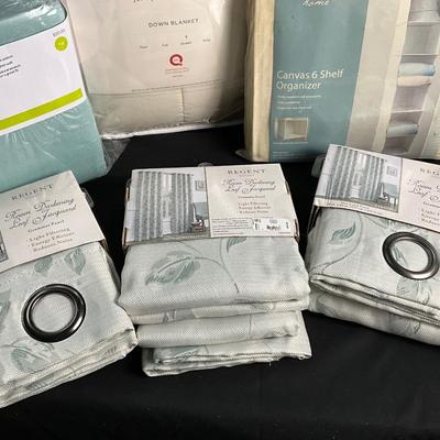 Lot T 495 NWT Room Darkening Panels ( 5 ) / NWT DOwn Blanket / Pier 1 Sea Air Scents and more