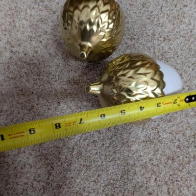 Approx 6" Gold Topped White Ceramic Acorn Bookends (LR)