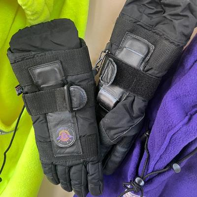 Vintage & Contemp. Women's Snow Gear - Jacket, Suit, Gloves, Accessories