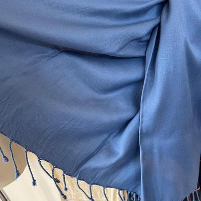 8 Piece Women’s Scarf Mixed Lot