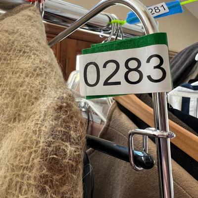 8 Piece Women’s Scarf Mixed Lot