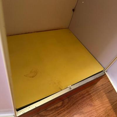 Wolverine Metal Vintage Oven & Sink