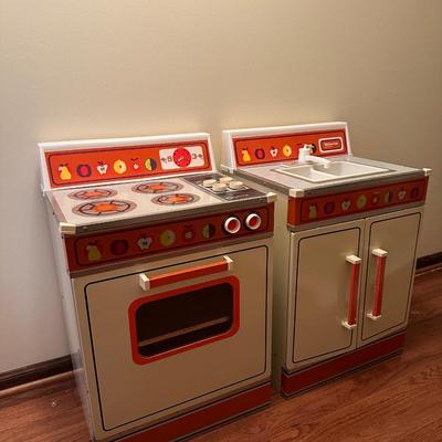 Wolverine Metal Vintage Oven & Sink