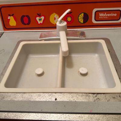 Wolverine Metal Vintage Oven & Sink