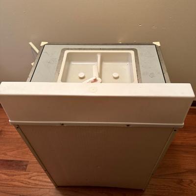 Wolverine Metal Vintage Oven & Sink