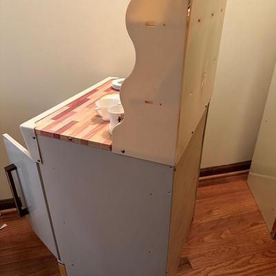 Wolverine metal refrigerator & hutch set