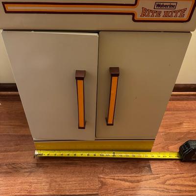 Wolverine metal refrigerator & hutch set