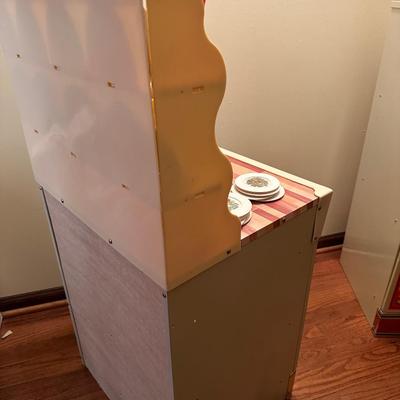 Wolverine metal refrigerator & hutch set