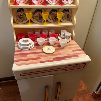 Wolverine metal refrigerator & hutch set