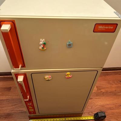 Wolverine metal refrigerator & hutch set