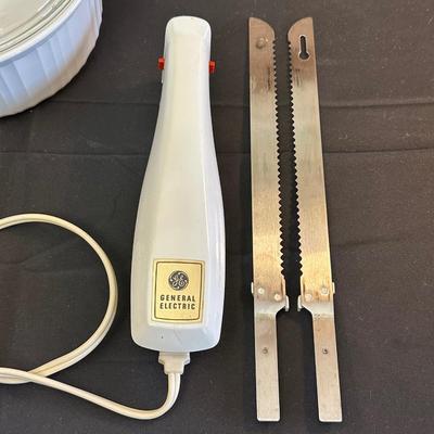 Vintage Corning Ware and General Electric Kitchen Items