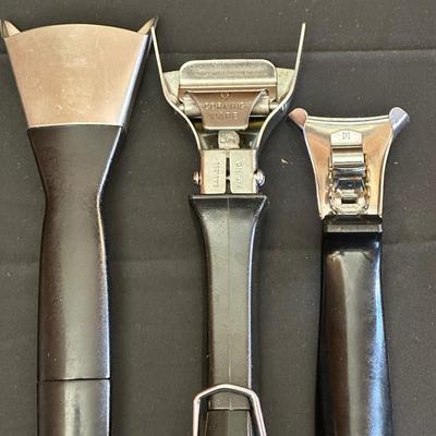 Vintage Corning Ware and General Electric Kitchen Items