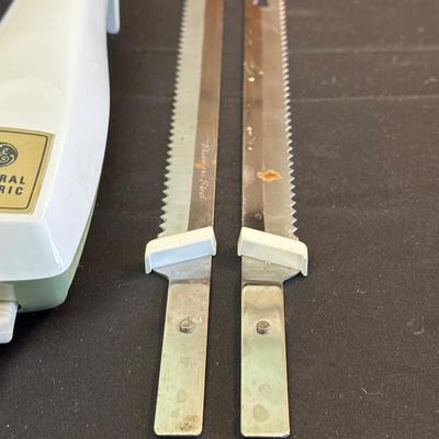 Vintage Corning Ware and General Electric Kitchen Items