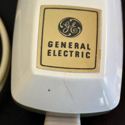 Vintage Corning Ware and General Electric Kitchen Items