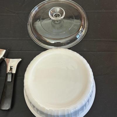 Vintage Corning Ware and General Electric Kitchen Items