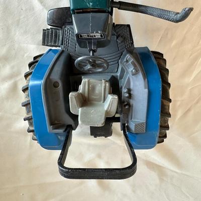 8360 NEWHOLLAND DIE-CAST TOY TRACTOR AND A FORAGE HARVESTER