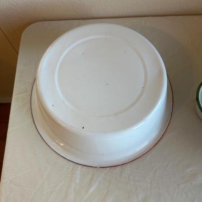 ENAMEL BOWL AND BAKING DISH