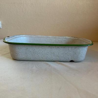 ENAMEL BOWL AND BAKING DISH