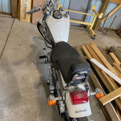 Lot 2 2009 Suzuki motorcycle