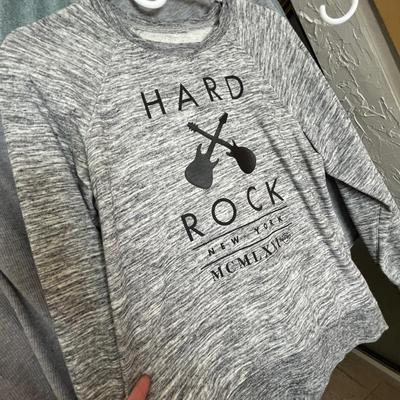 Lot 22 womens t-shirts short and long-sleeve (M-XL)