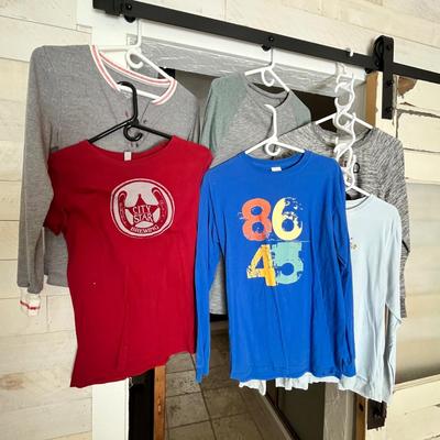 Lot 22 womens t-shirts short and long-sleeve (M-XL)