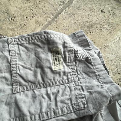 Lot 26 mens tan shorts (3) sizes (40) (38) (L)