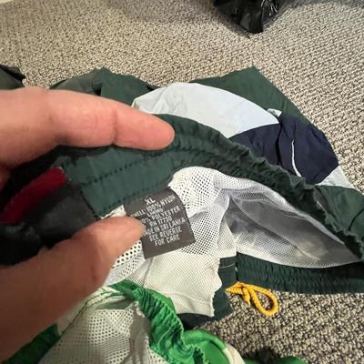 Lot 28 swintrunks (6) L-XL