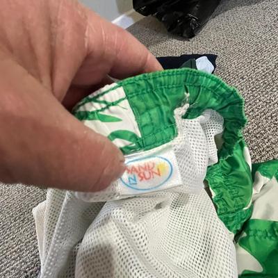 Lot 28 swintrunks (6) L-XL