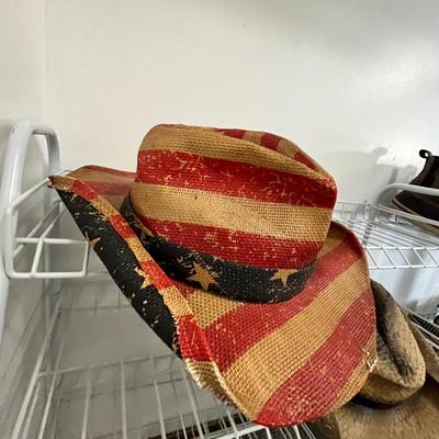 Lot 31 2 Modern Straw hats
