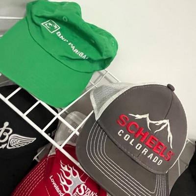 Lot 32 Ballcaps (11)