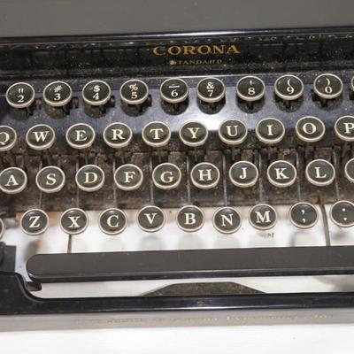 VINTAGE CORONA TYPEWRITER /BLACK .