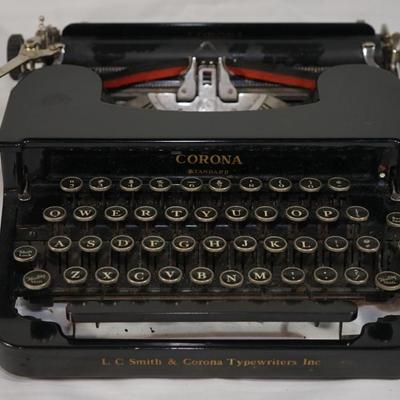 VINTAGE CORONA TYPEWRITER /BLACK .