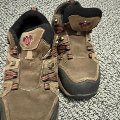 Lot 38 mens boots, slip on shoes 4 pairs (size 9 & 10)