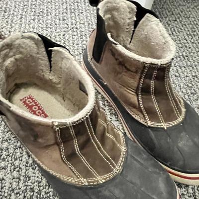 Lot 38 mens boots, slip on shoes 4 pairs (size 9 & 10)