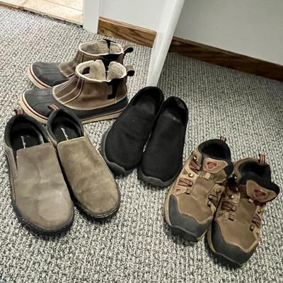 Lot 38 mens boots, slip on shoes 4 pairs (size 9 & 10)