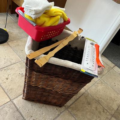 Lot 45 wicker hamper, wash clothes, thermometer, back scratcher and shoehorn