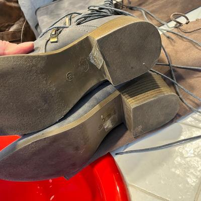 Lot 52 womens brown and grey boots (8.5) SWV, Brinkley and Bamboo