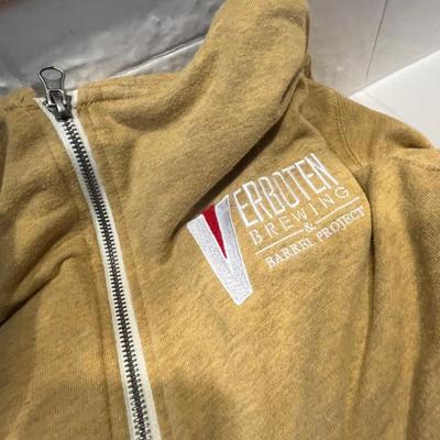 Lot 59 womens brewery shweatshirts (XL)