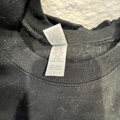 Lot 60 womens dog sweatshirts (S & L)