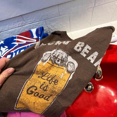 Lot 62 womens beer t-shirts (7) (M, L)