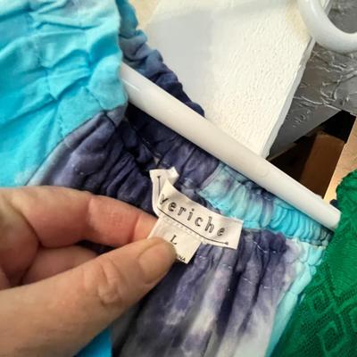 Lot 81 7 misc flowy tops and dresses (M)