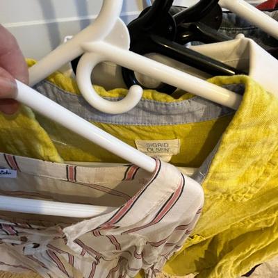 Lot 83 11 mixed tops - long sleeves, most with collars (M)