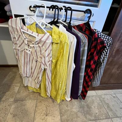Lot 83 11 mixed tops - long sleeves, most with collars (M)