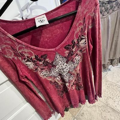 Lot 86 9 tops - miscellaneous fits - halter top, off-the-shoulder, and flowy tops (XS, S, M, L)