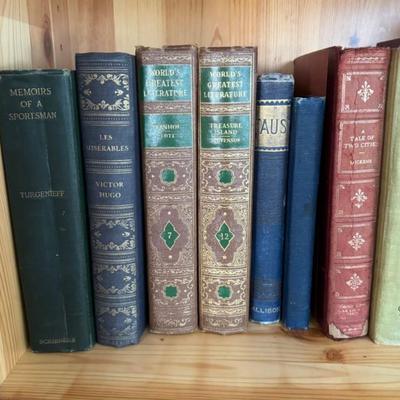 941 Miscellaneous Lot of Vintage Decorative Books