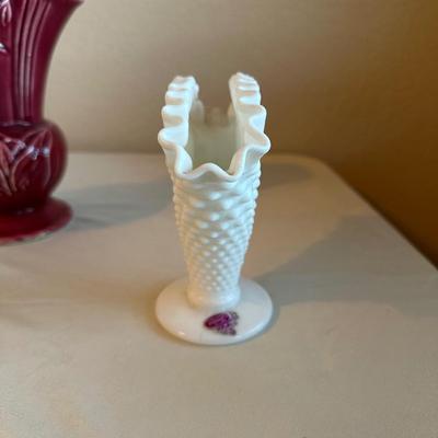 CERAMIC VASE AND A PAIR OF FENTON FAN VASES