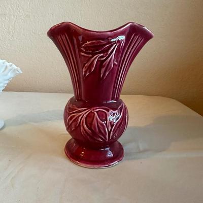 CERAMIC VASE AND A PAIR OF FENTON FAN VASES